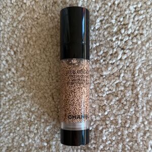 CHANEL Les Beiges Foundation - Touche de Teint in B10